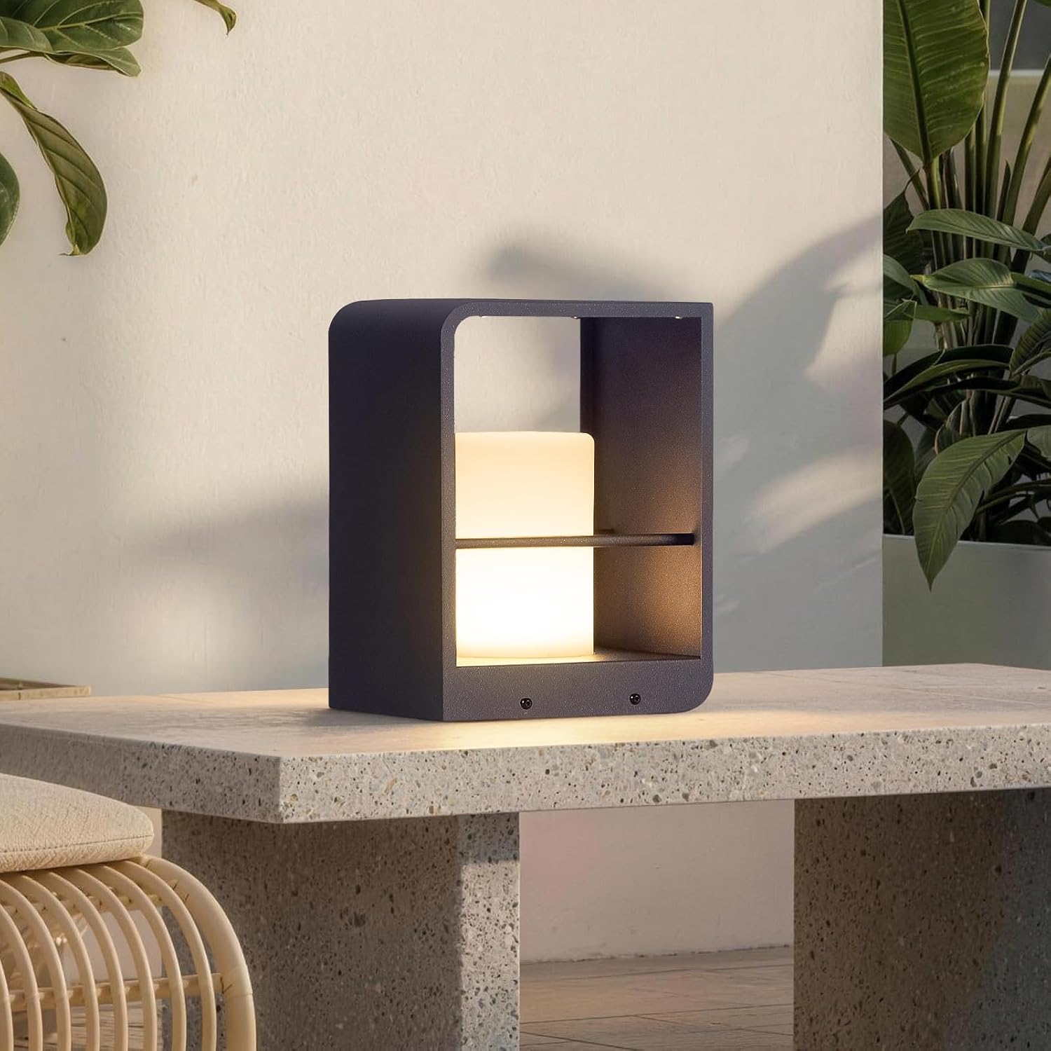 可调光智能太阳能台灯